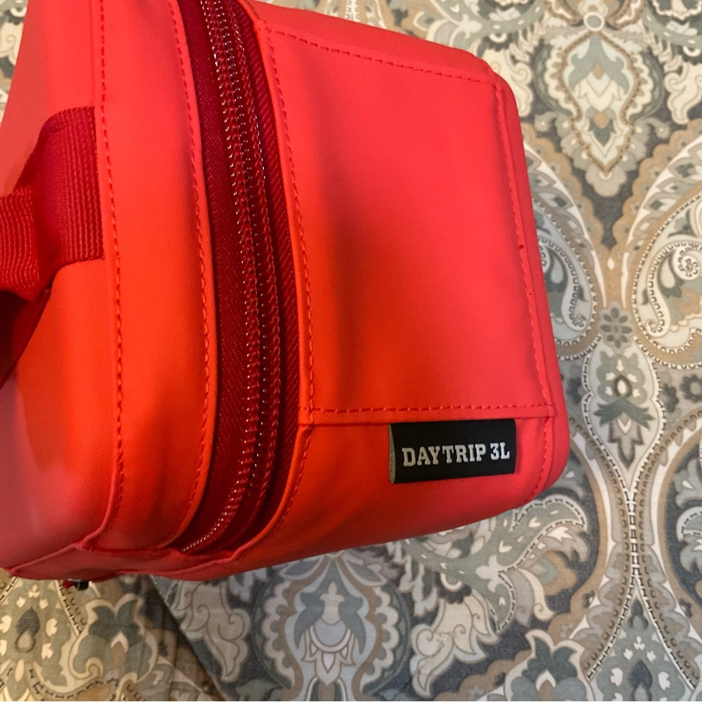 NWT Yeti 3L Insulated Rescue Red Snack Box - Picture 12 of 16
